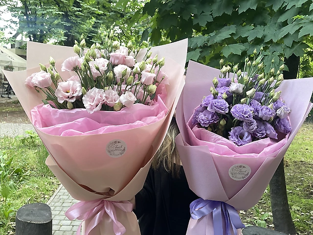 Еустоми лавандового кольору