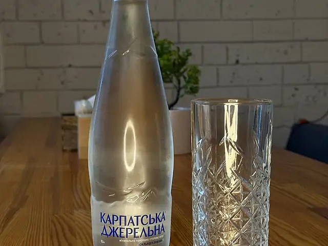 Карпатська джерельна сильногазована