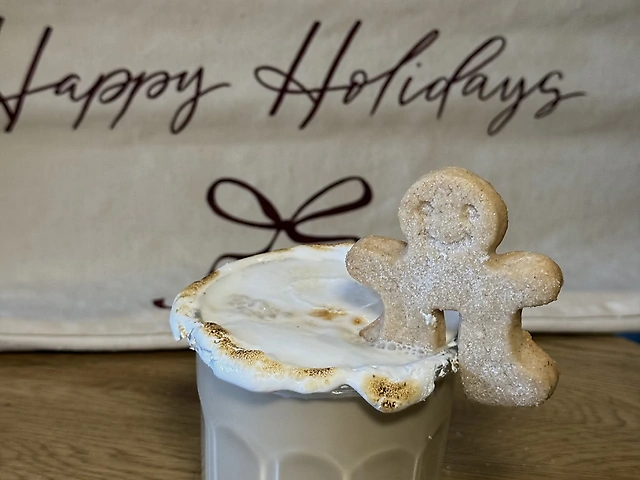 Gingerbread лате з кремом-маршмелоу: молоко