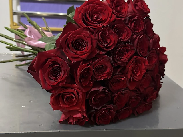 21 червона троянда