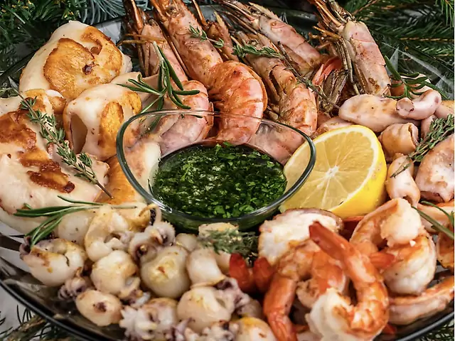 Сет морепродуктів, смажених на грилі