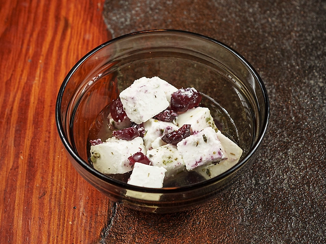 Feta with cranberries and parsley