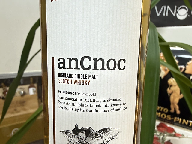 Виски anCnoc 12лет в тубусе