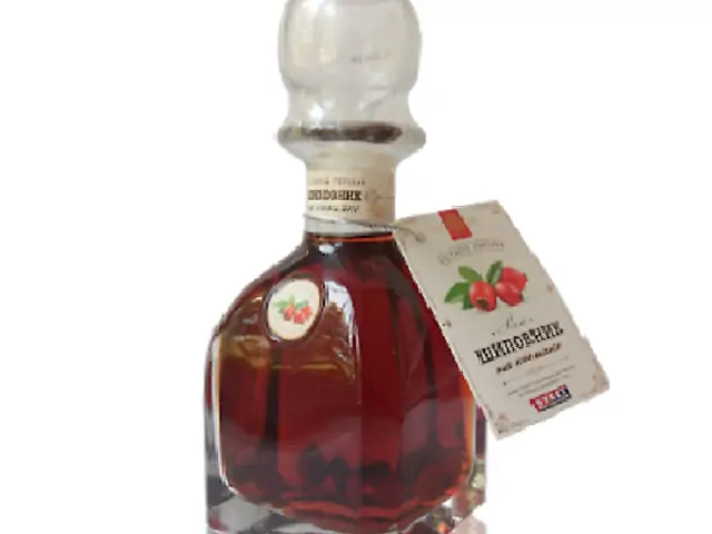 Настоянка гірка `Шипшина в дивіні` (графін) 36% 0,5л